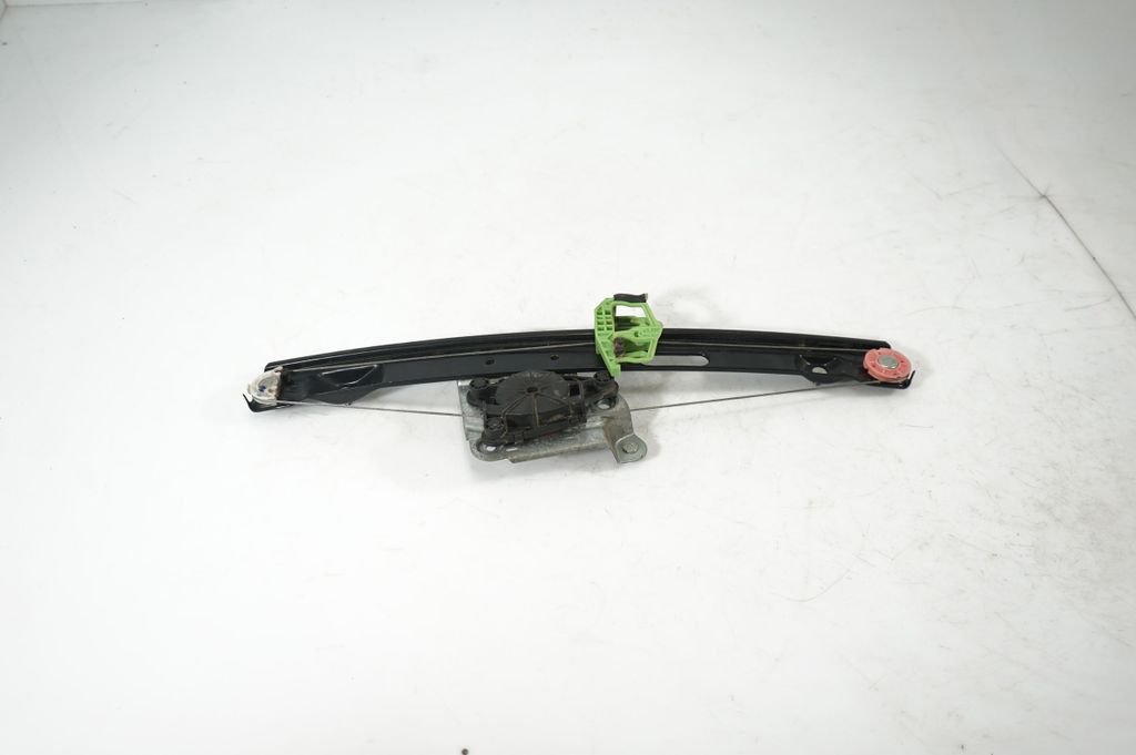 Rear door window regulator with motor (5)