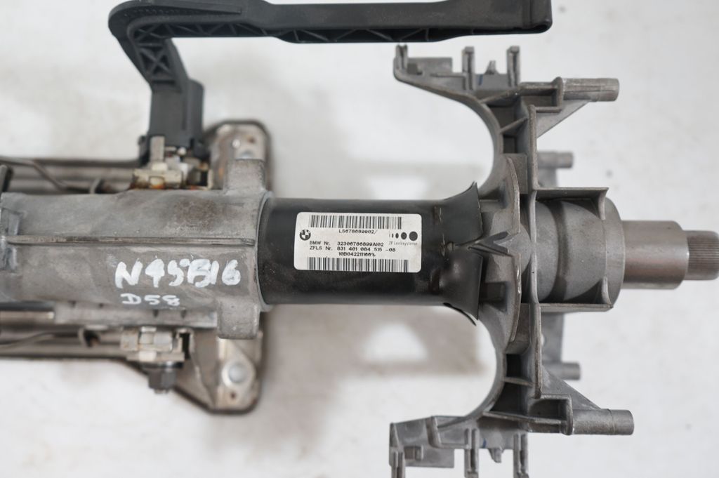 Steering wheel axle (9)