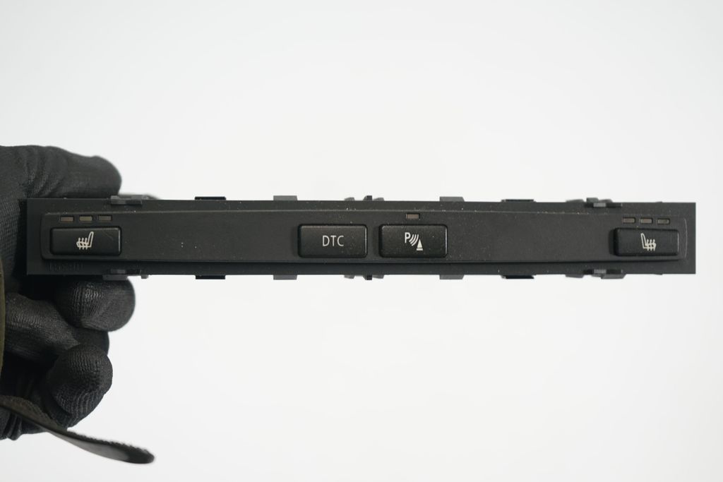 Seat heating switch (6)