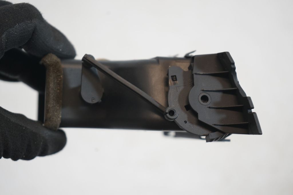 Dashboard side air vent grill/cover trim (6)