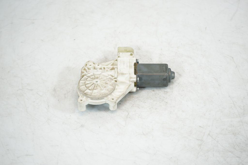 Front door window regulator with motor (5)