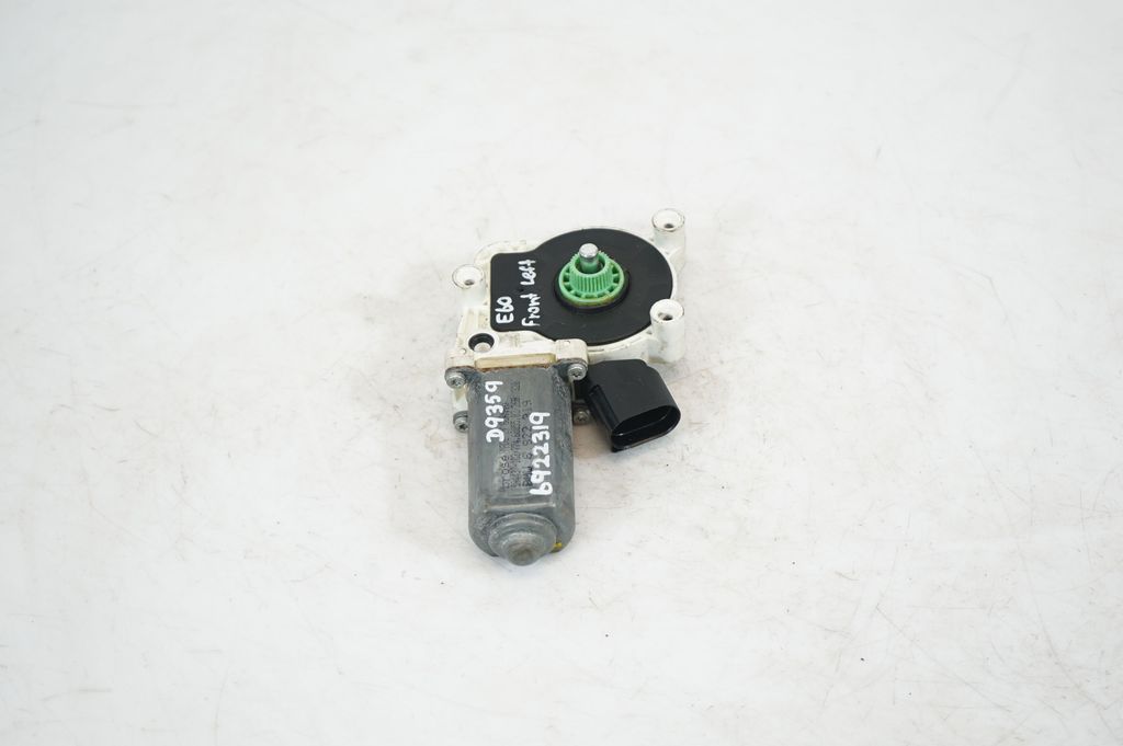 Rear door window regulator motor (4)