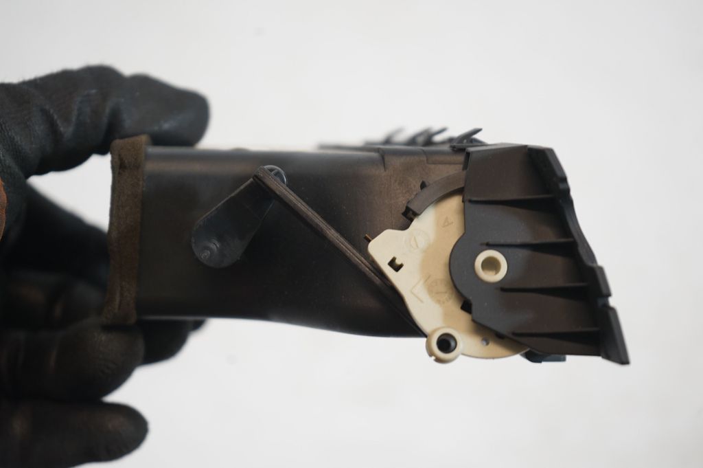 Dashboard side air vent grill/cover trim (6)