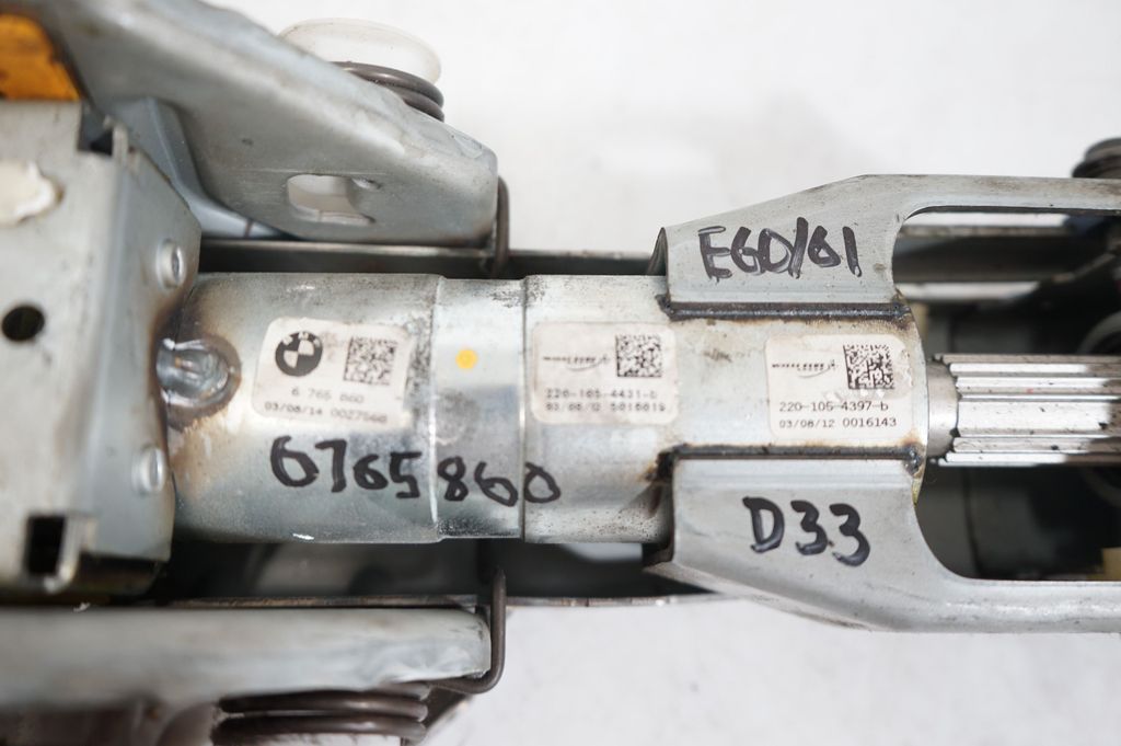 Steering wheel axle set (10)