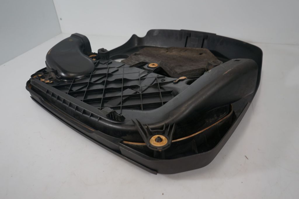 Engine cover (trim) (7)