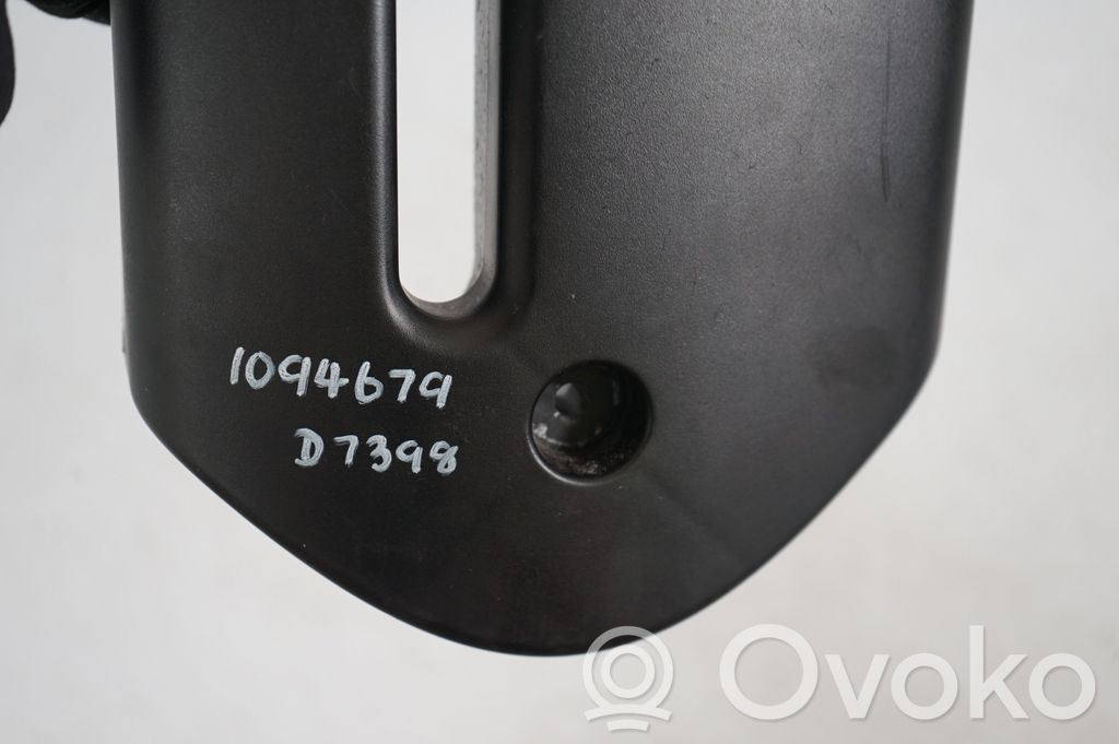 Steering wheel column trim (8)