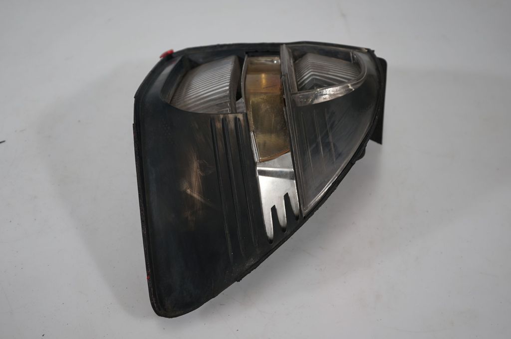 Rear/tail lights (8)