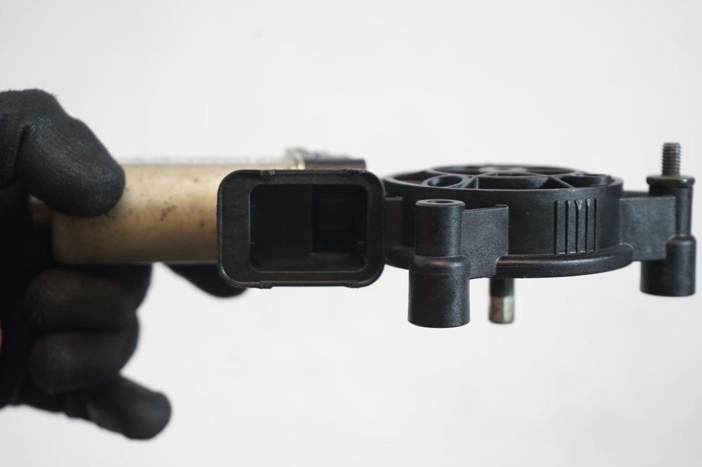 Front door window regulator with motor (6)