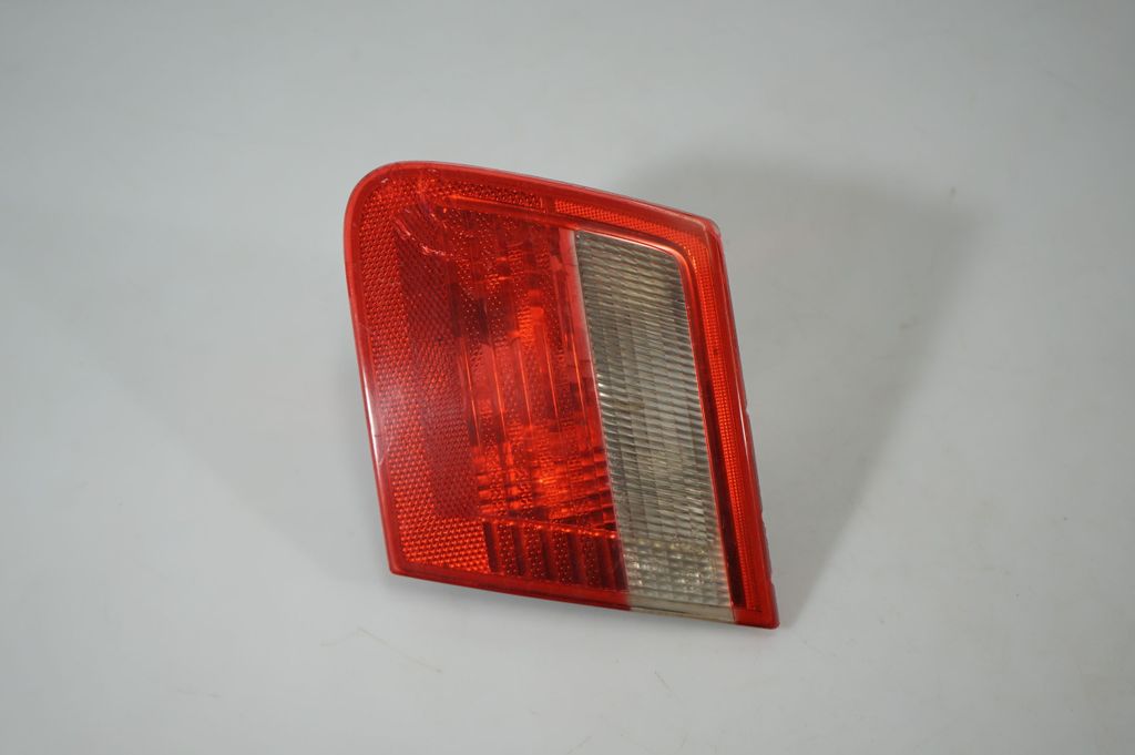 Tailgate rear/tail lights (2)