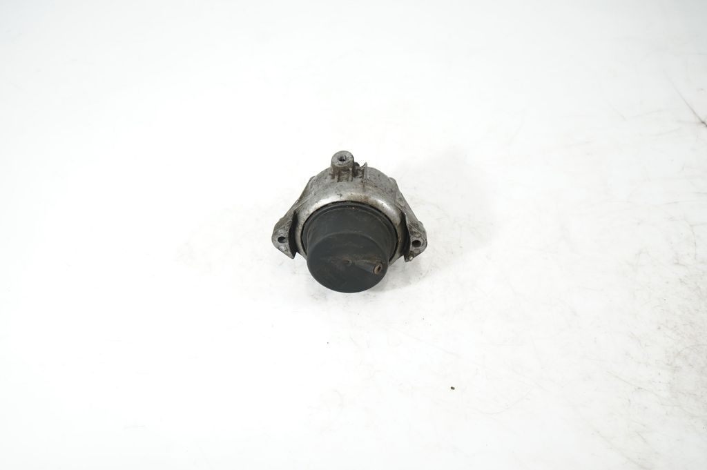 Engine mount bracket (3)