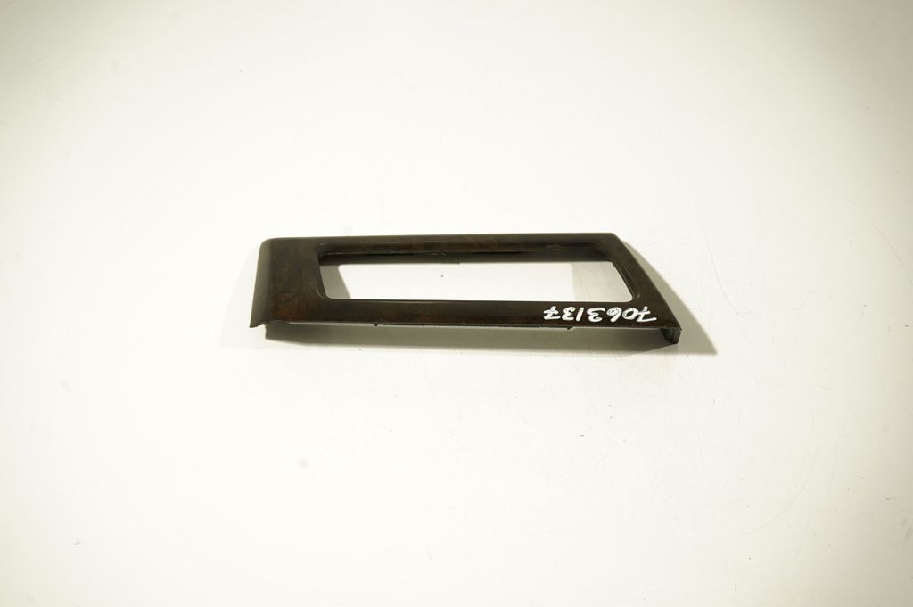 Dashboard glove box trim (3)