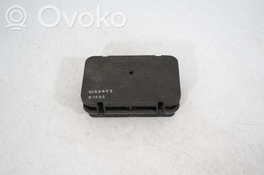 Quarter panel pressure vent