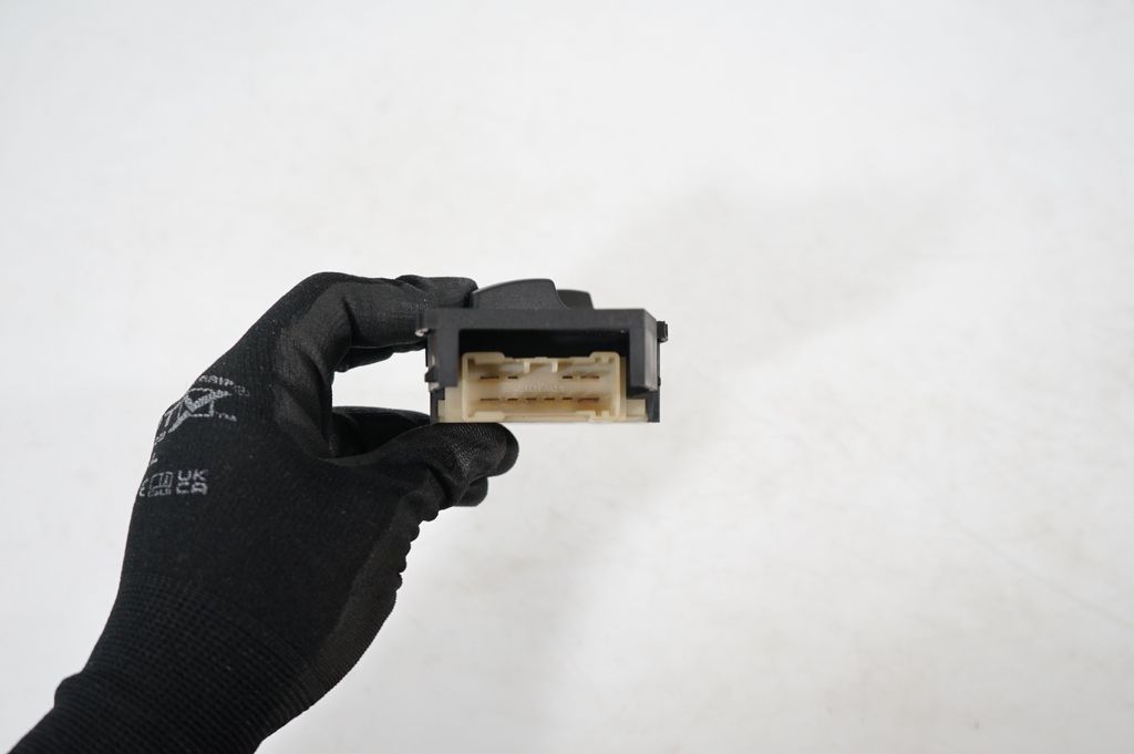 Seat control switch (6)