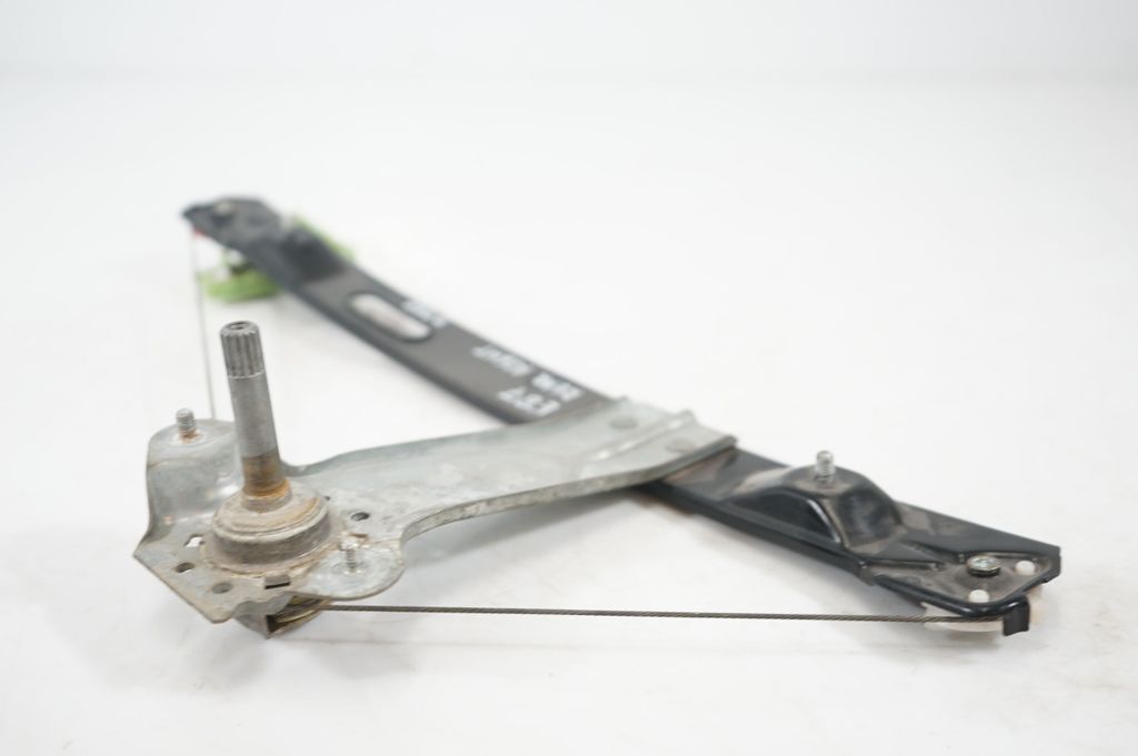 Rear door window regulator with motor (5)