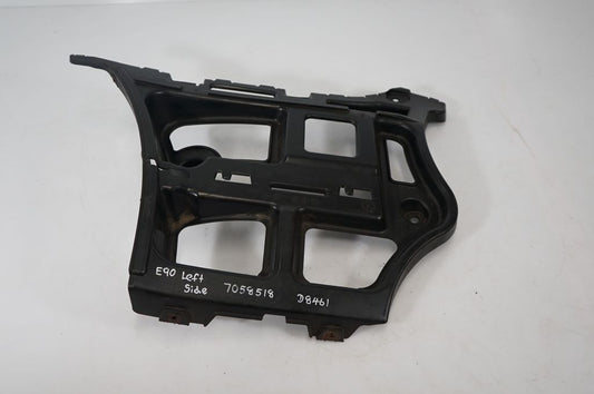 Rear bumper mounting bracket
