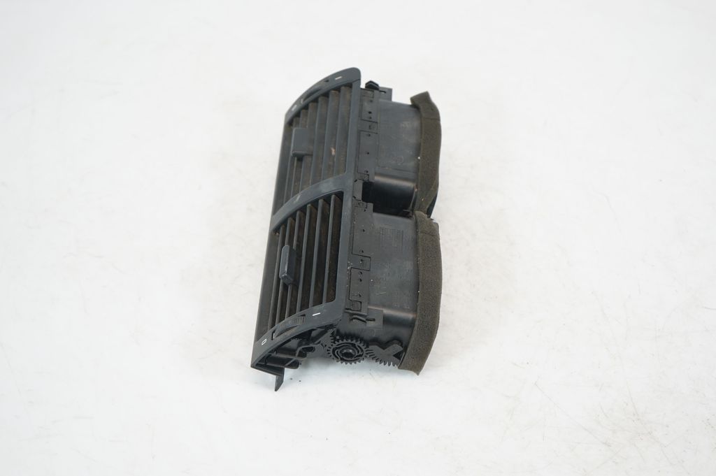 Dash center air vent grill (2)