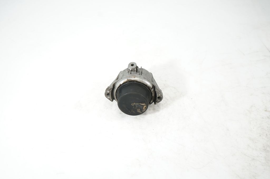 Engine mount bracket (3)