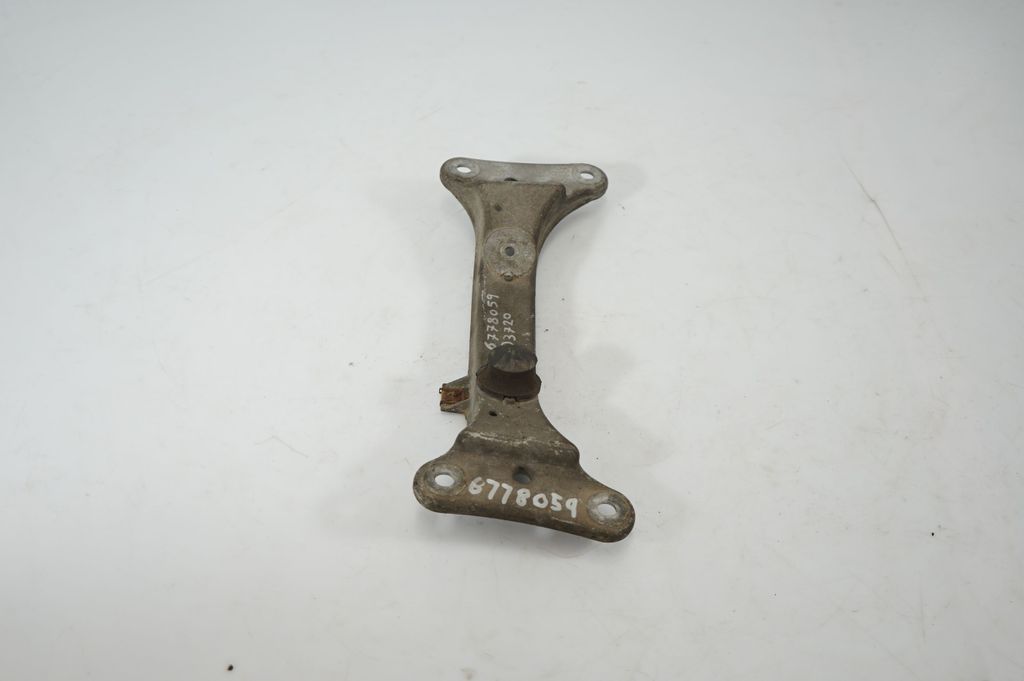 Gearbox mounting bracket (4)