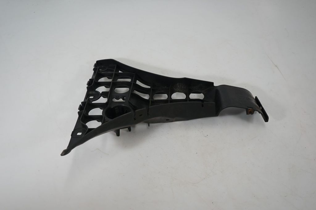 Rear bumper mounting bracket (4)