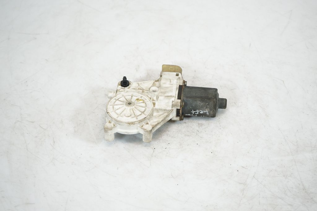 Front door window regulator with motor (5)