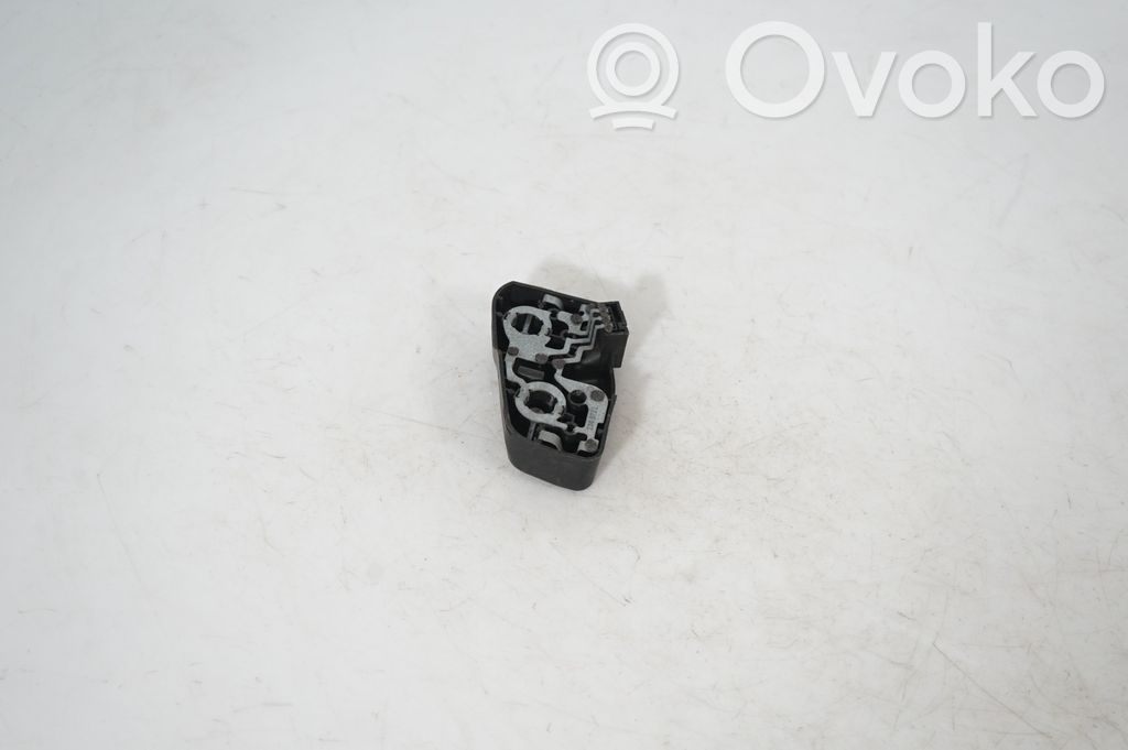 Tailgate rear/tail lights (4)