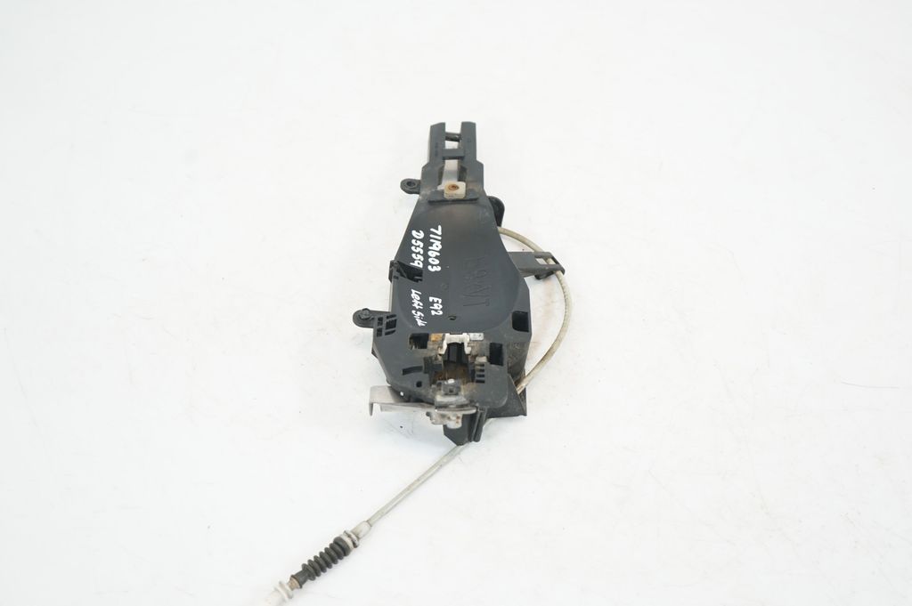 Front door coupe exterior handle/bracket (2)