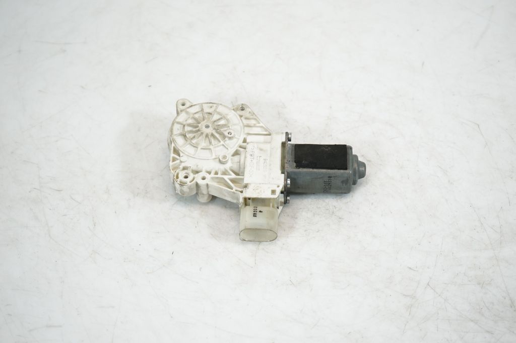 Front door window regulator with motor (5)