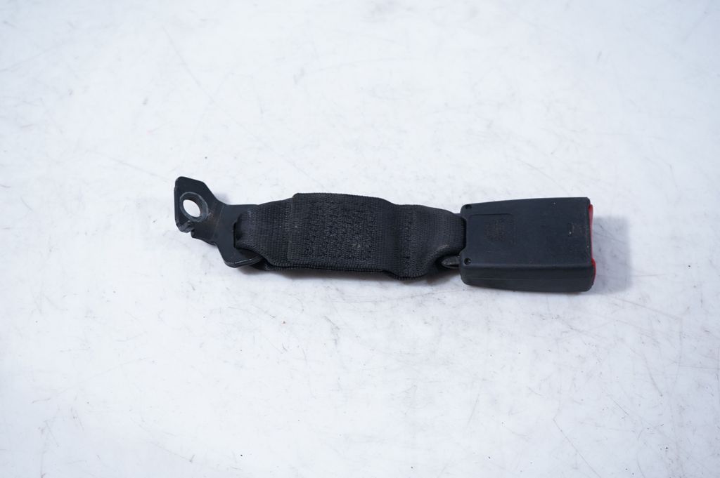 Rear seatbelt buckle (5)
