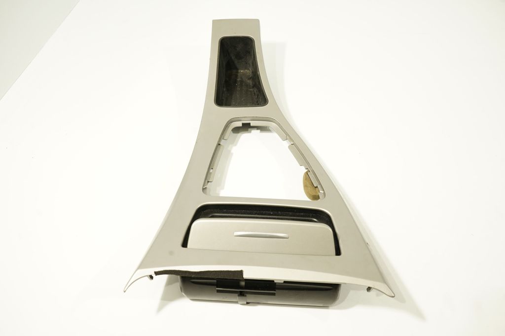 Dashboard glove box trim (6)