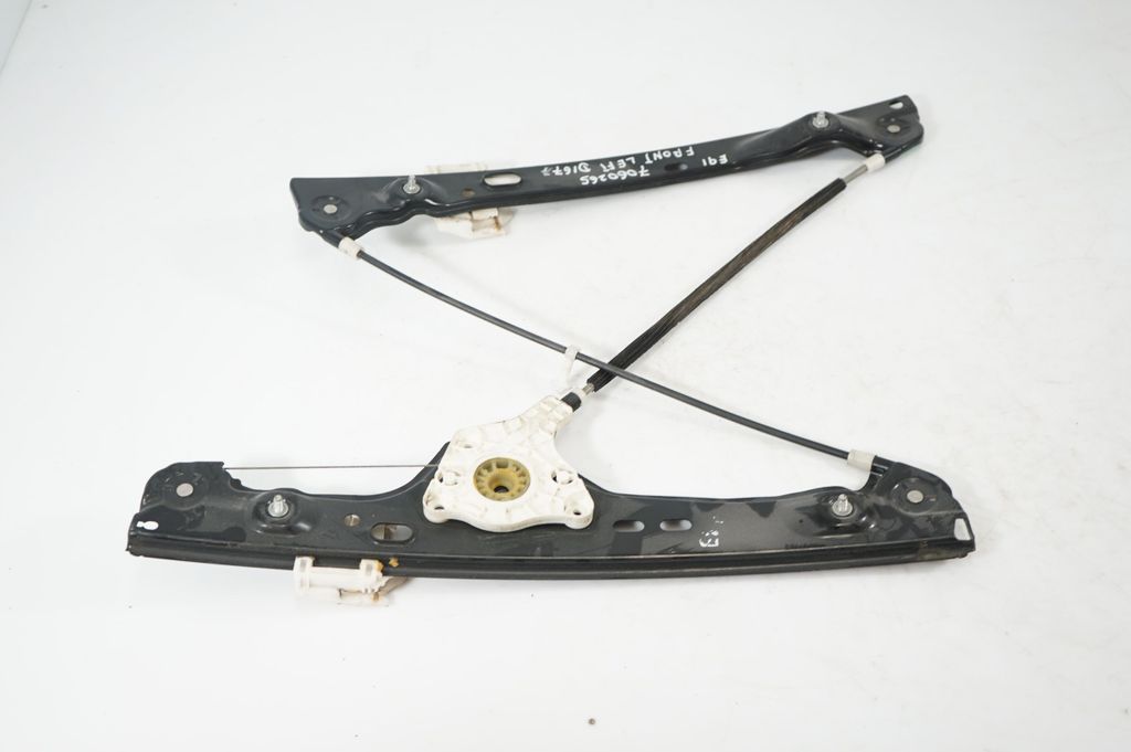 Front door window regulator with motor (3)