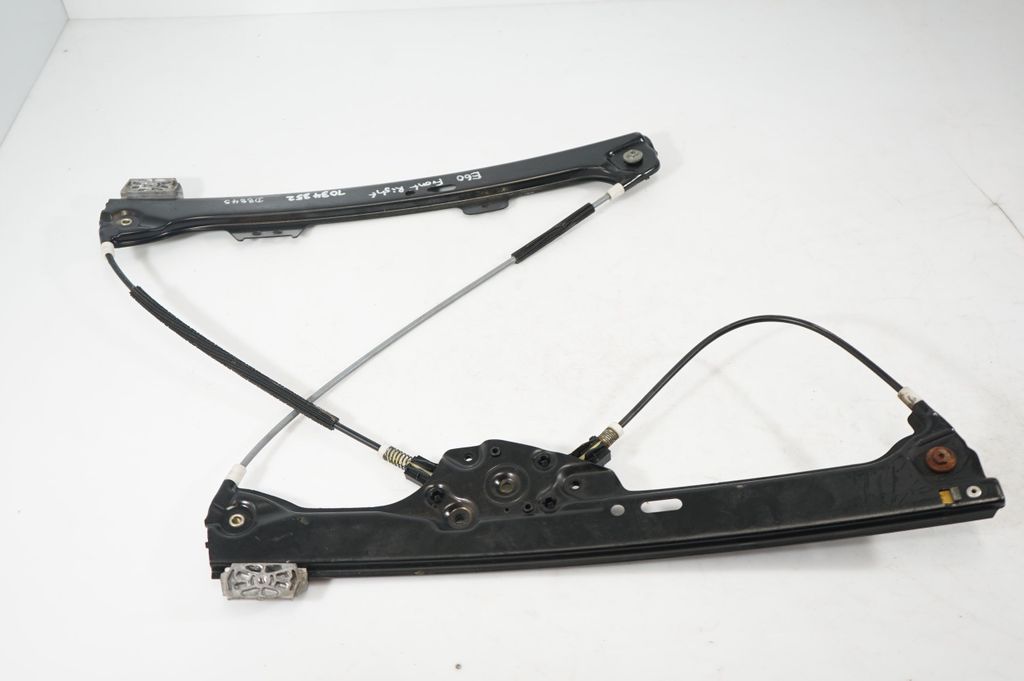 Front door window regulator with motor (3)