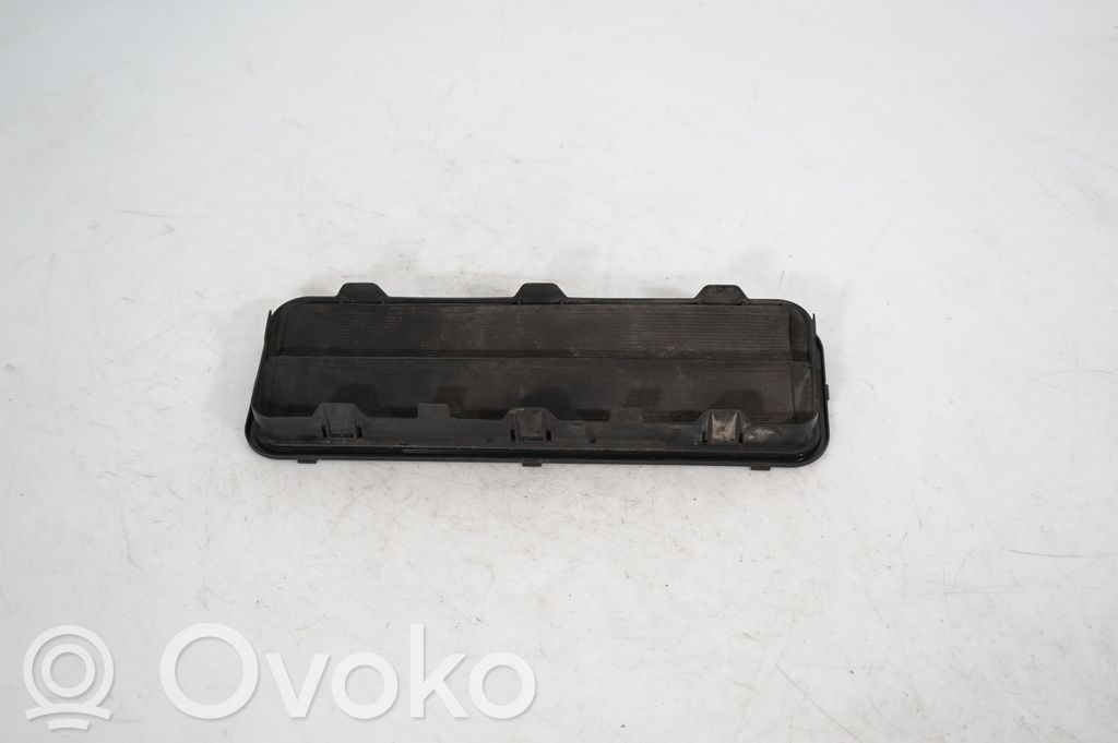 Quarter panel pressure vent (5)