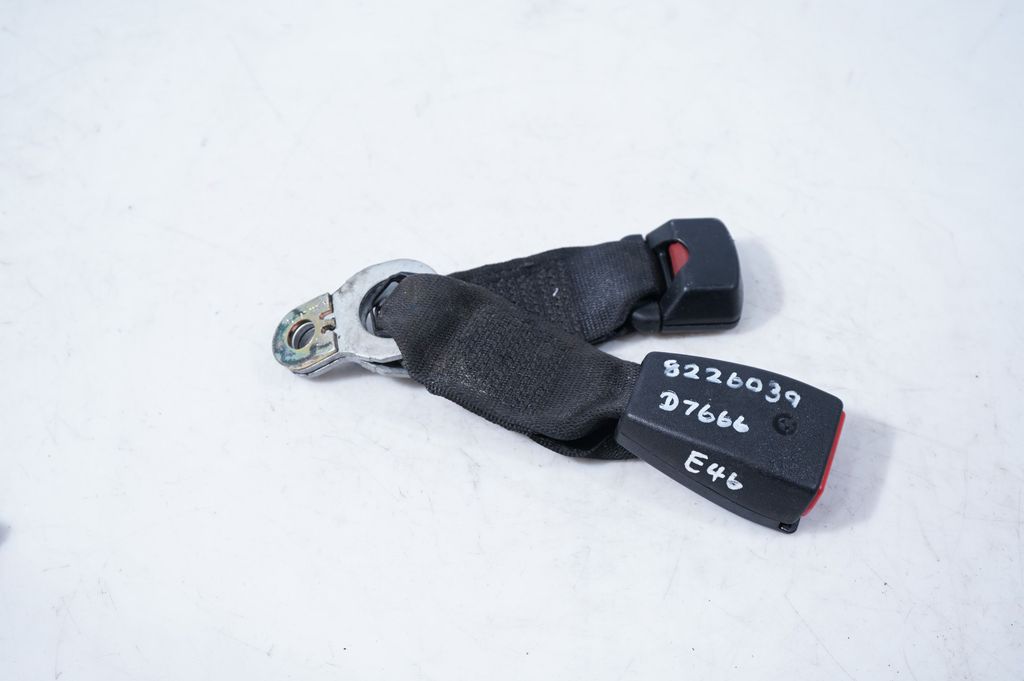 Rear seatbelt buckle