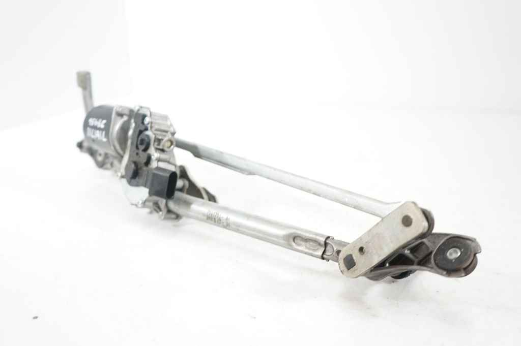 Front wiper linkage and motor (6)