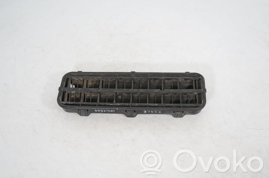 Quarter panel pressure vent