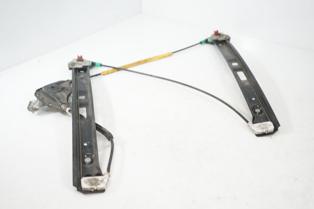 Front door window regulator with motor (6)