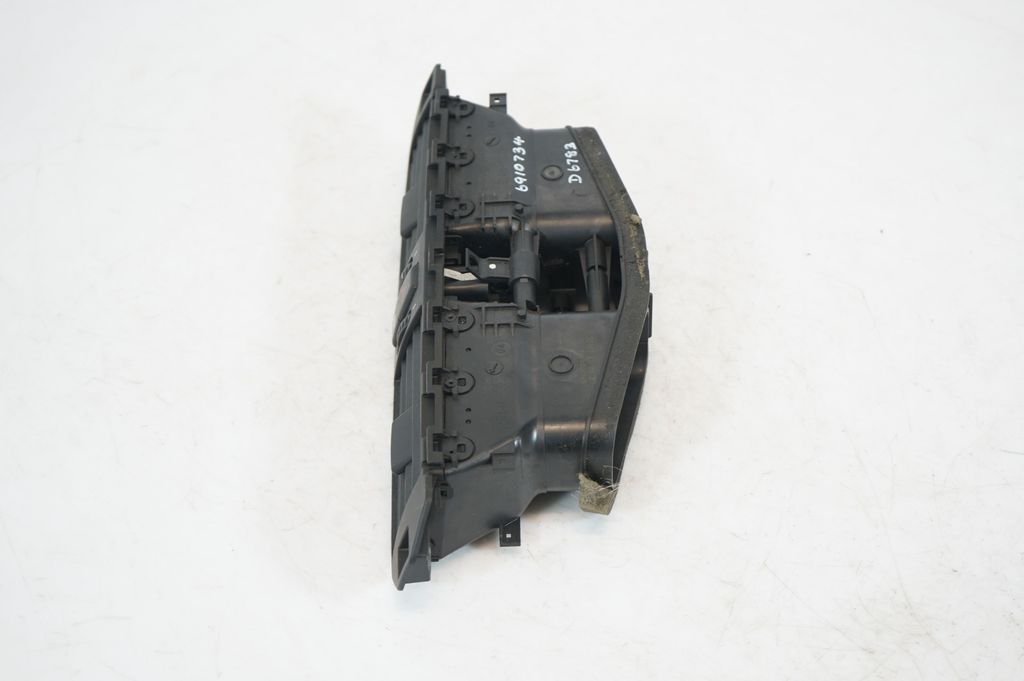 Dash center air vent grill (2)