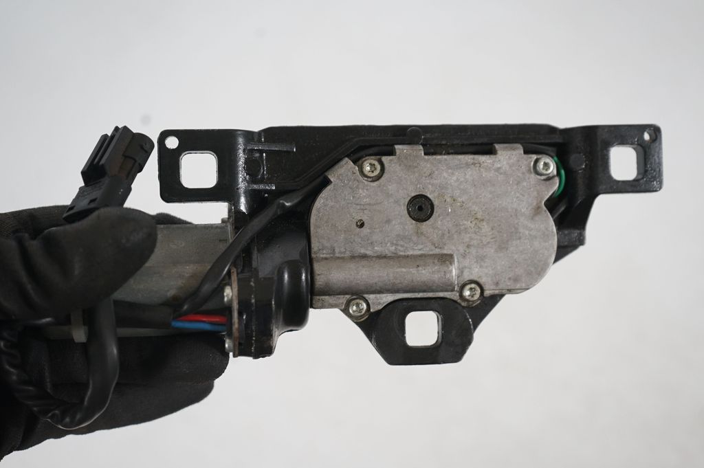 Tailgate/trunk/boot lift motor (6)
