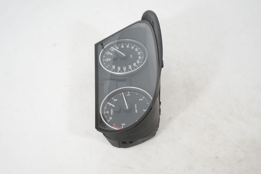 Speedometer (instrument cluster) (2)