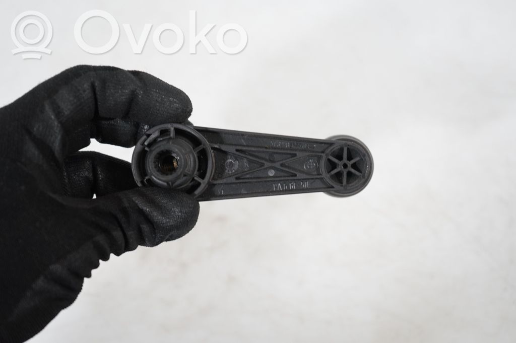 Rear door window winding handle (6)