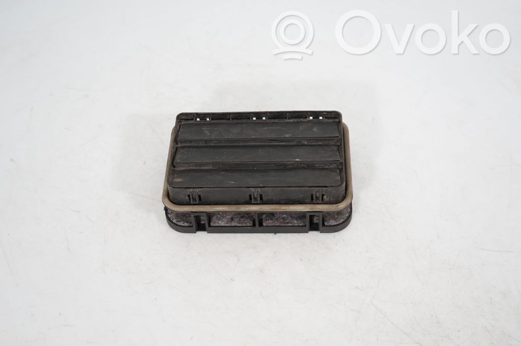 Quarter panel pressure vent (5)