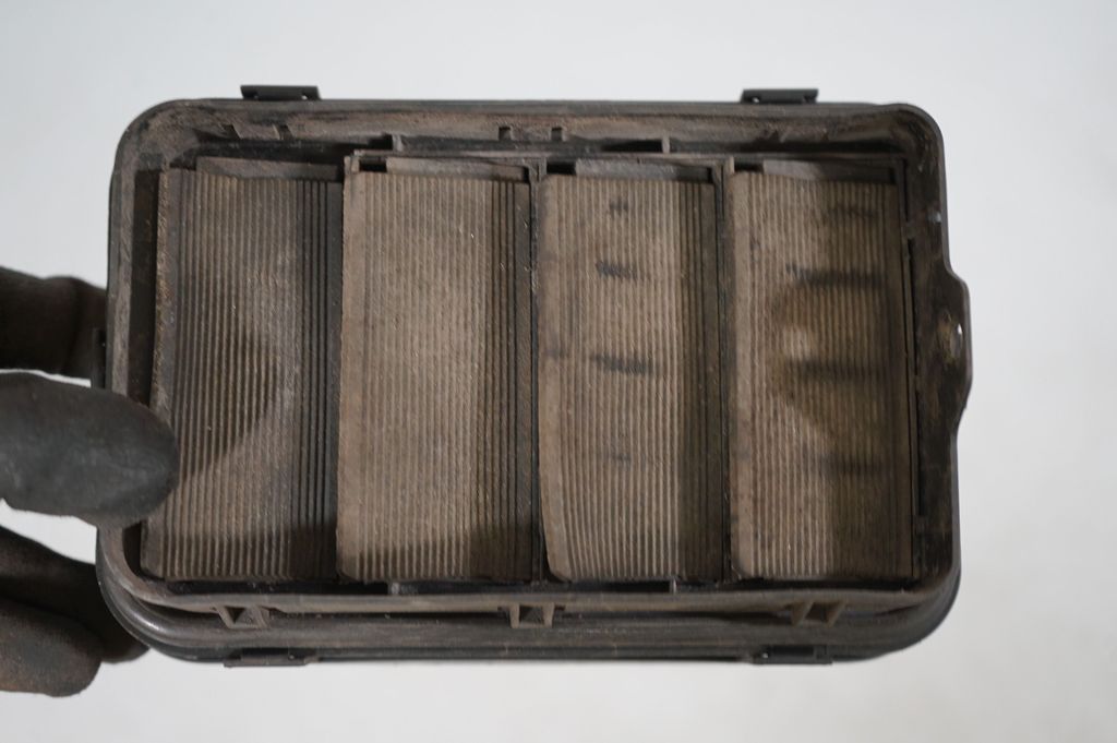 Quarter panel pressure vent (6)