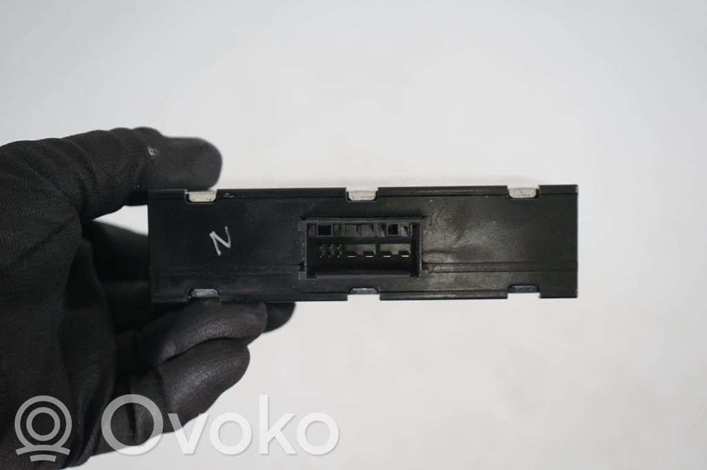 Voltage converter inverter (6)