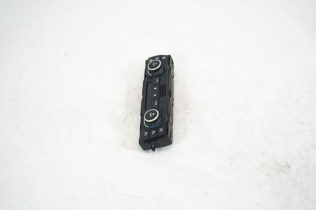 Climate control unit (4)