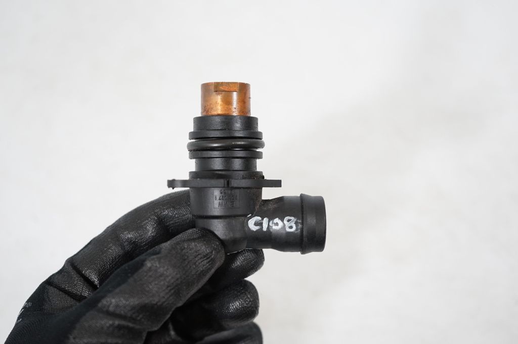 Breather hose/pipe (8)