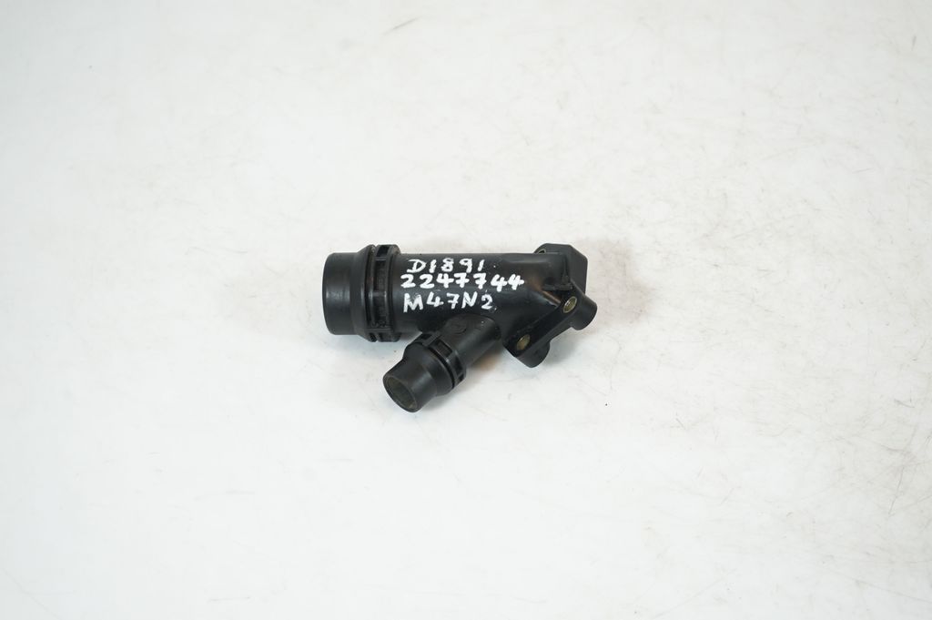 Engine coolant pipe/hose