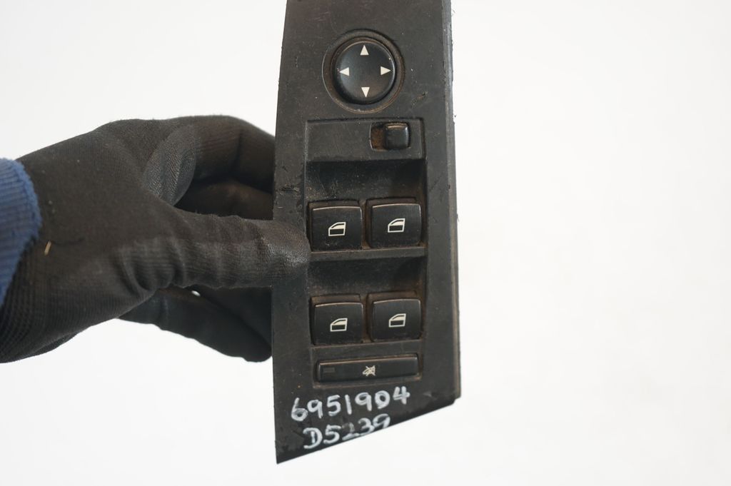 Electric window control switch (8)