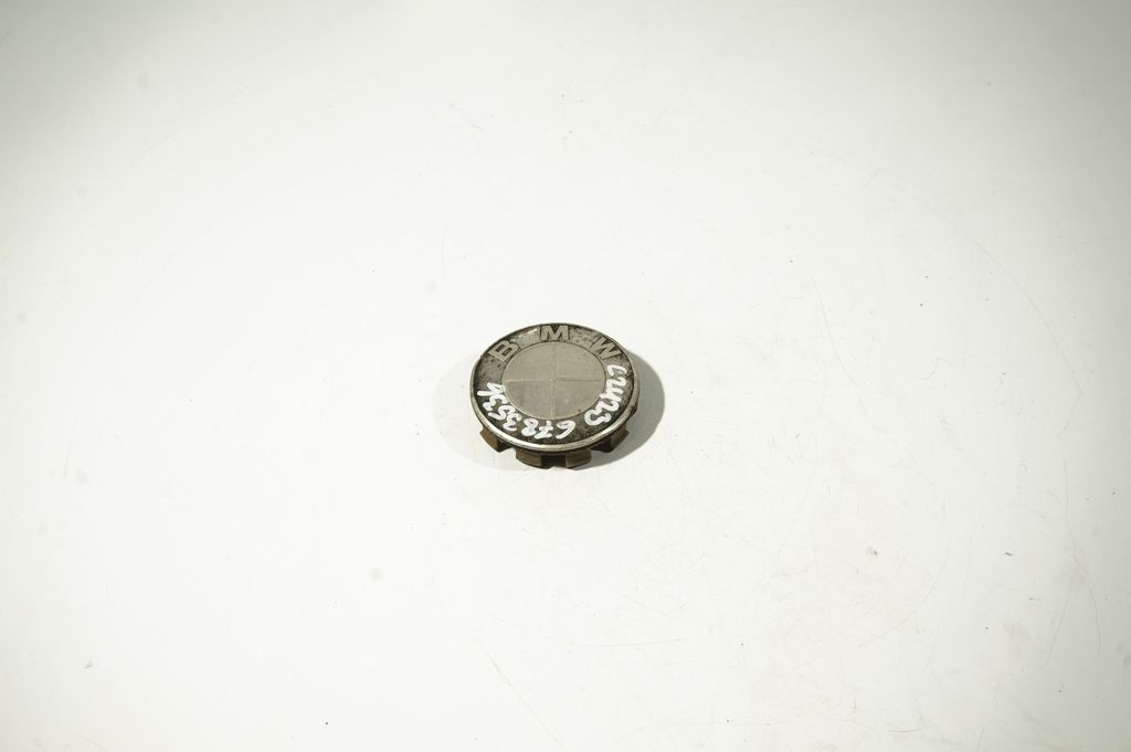 Original wheel cap (2)