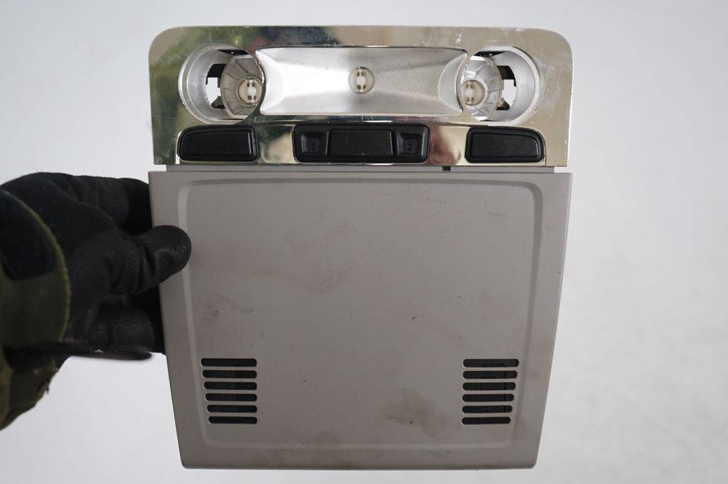 Front seat light (6)