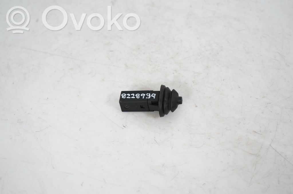 Fuel tank cap lock